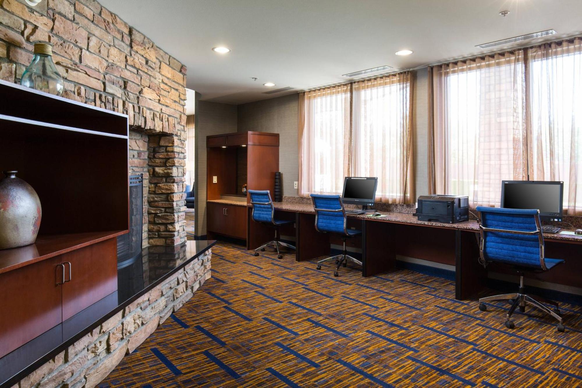 Courtyard By Marriott Ontario Rancho Cucamonga Hotel Exterior photo
