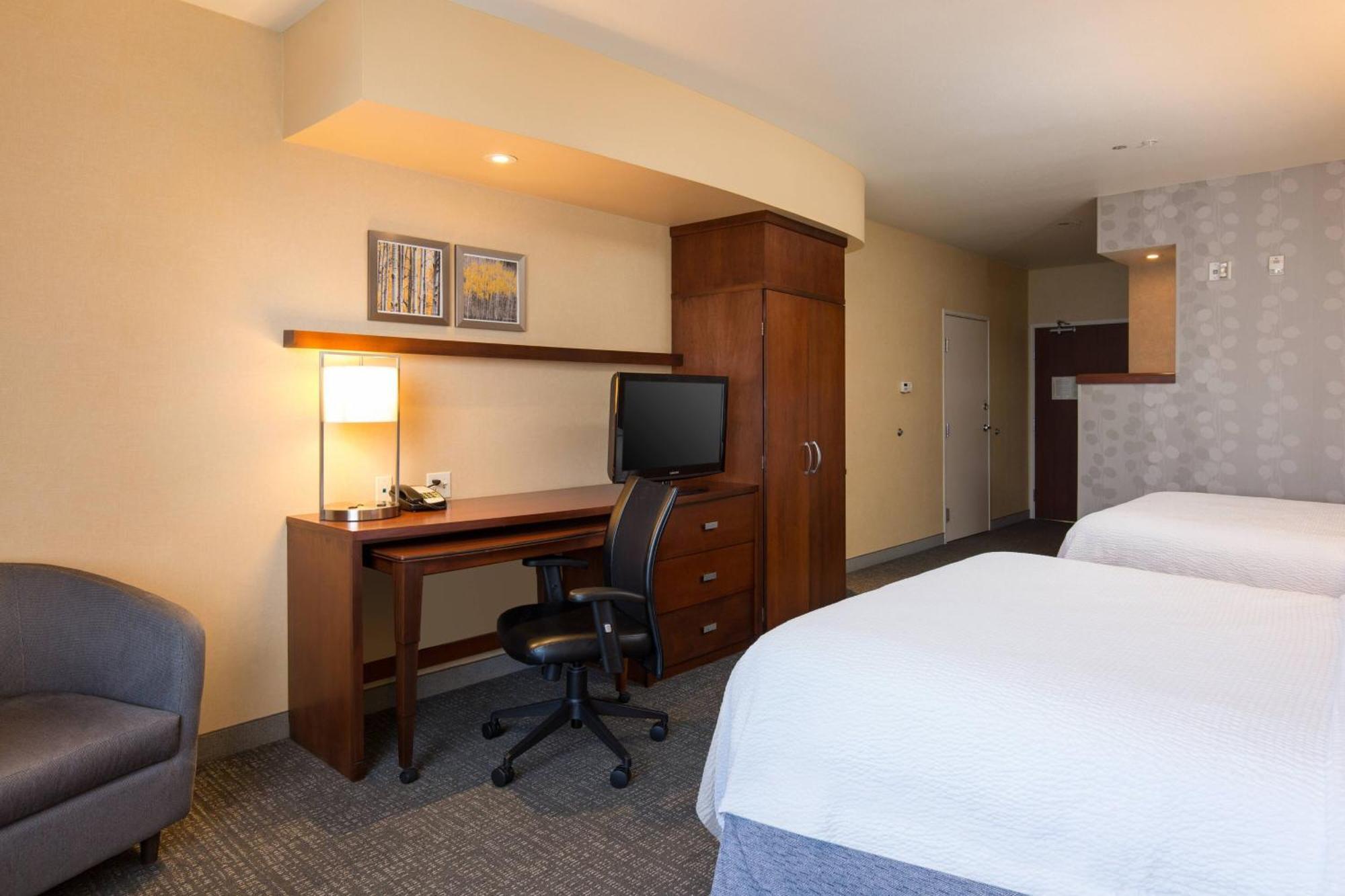 Courtyard By Marriott Ontario Rancho Cucamonga Hotel Exterior photo