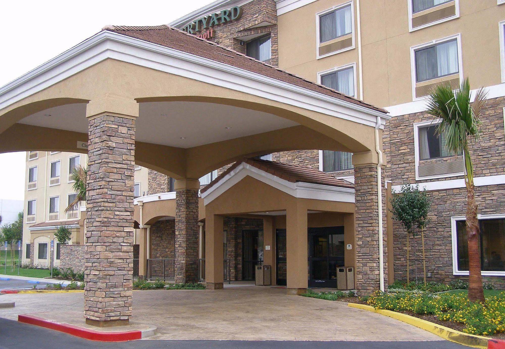 Courtyard By Marriott Ontario Rancho Cucamonga Hotel Exterior photo