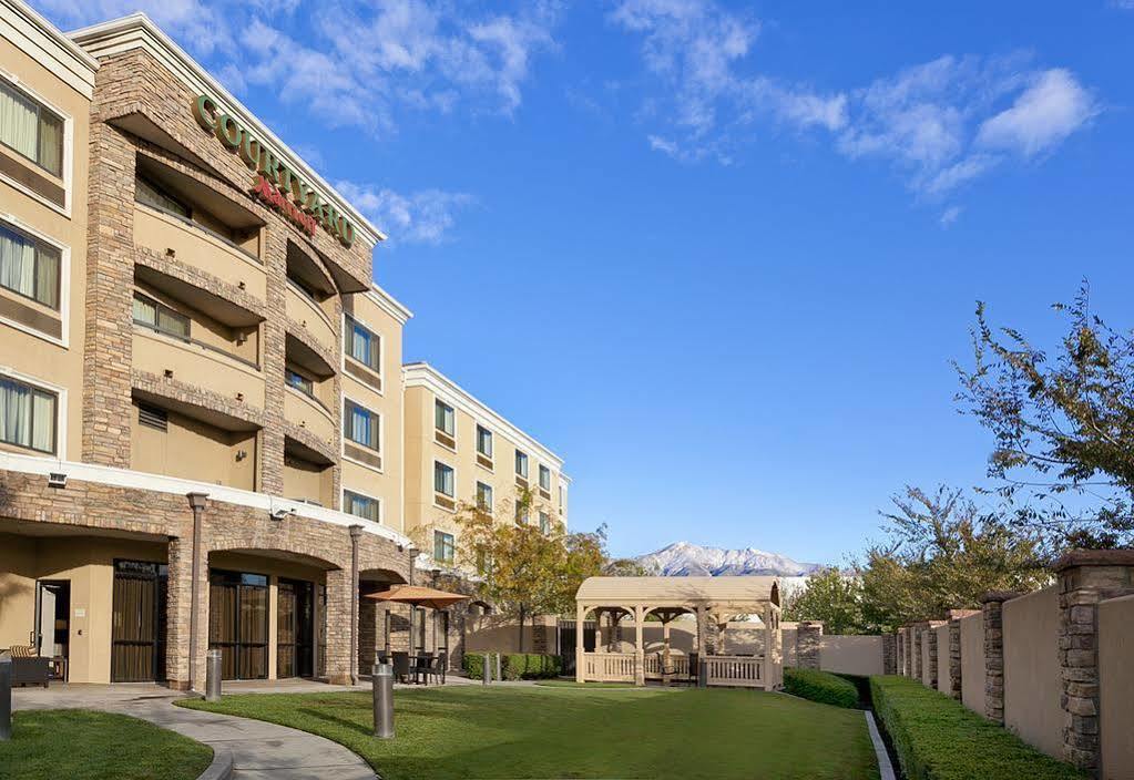 Courtyard By Marriott Ontario Rancho Cucamonga Hotel Exterior photo