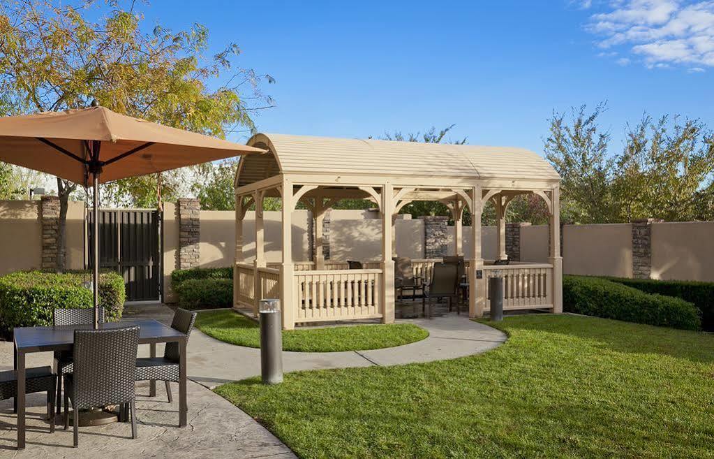 Courtyard By Marriott Ontario Rancho Cucamonga Hotel Exterior photo